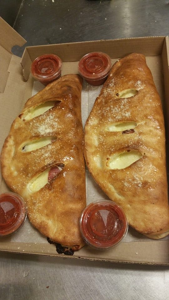 Order Cheese Calzone - Personal food online from Manhattan Express Pizza store, Amsterdam on bringmethat.com