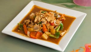 Order Chicken Cashew Nut - Dinner food online from Sawasdee Thai Cuisine store, Norfolk on bringmethat.com