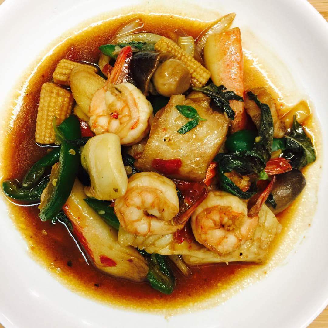 Order 31. Spicy Seafood food online from Thai Silk store, Long Beach on bringmethat.com
