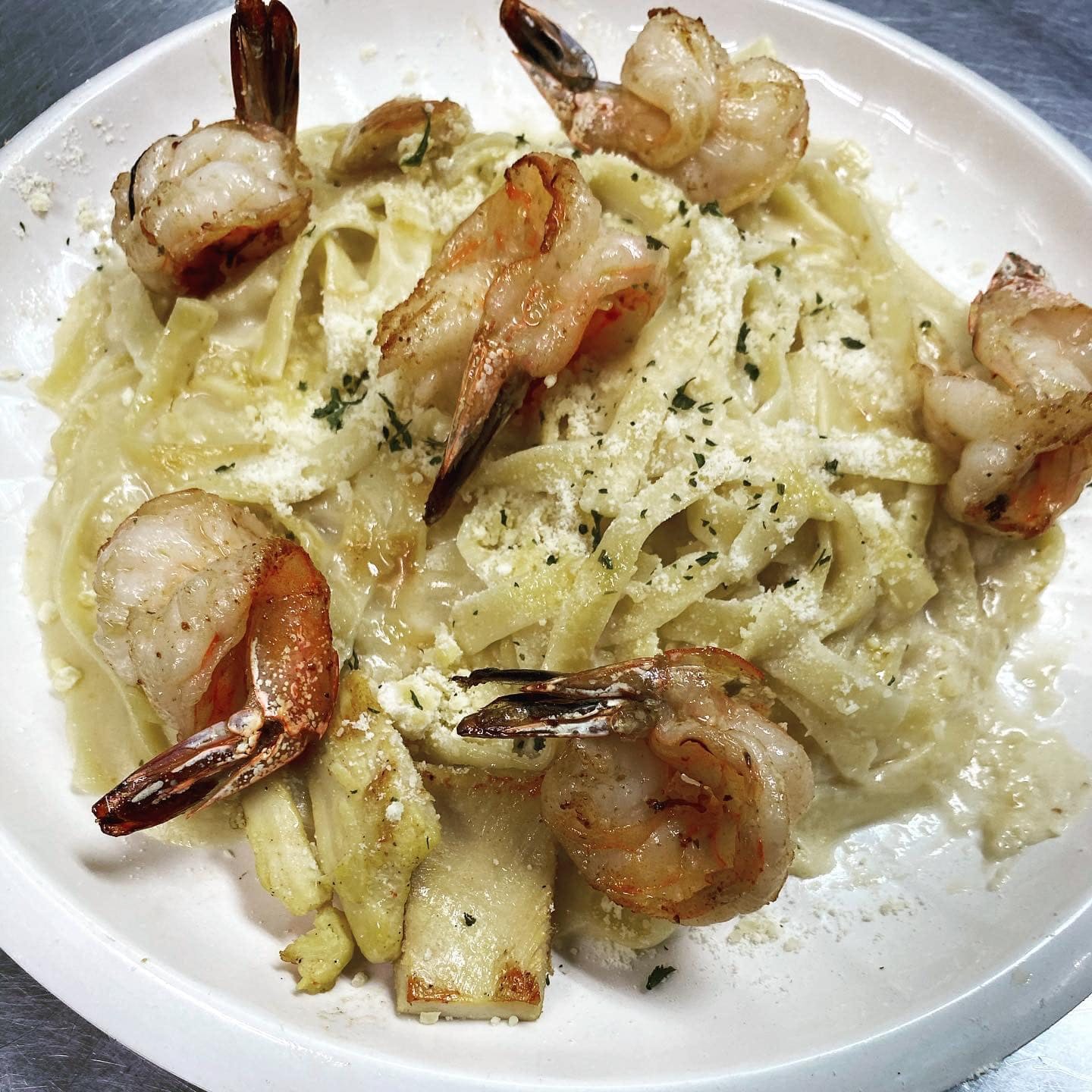 Order Fettuccine Alfredo Shrimp Pasta - Pasta food online from Andy Pizzeria store, Los Angeles on bringmethat.com