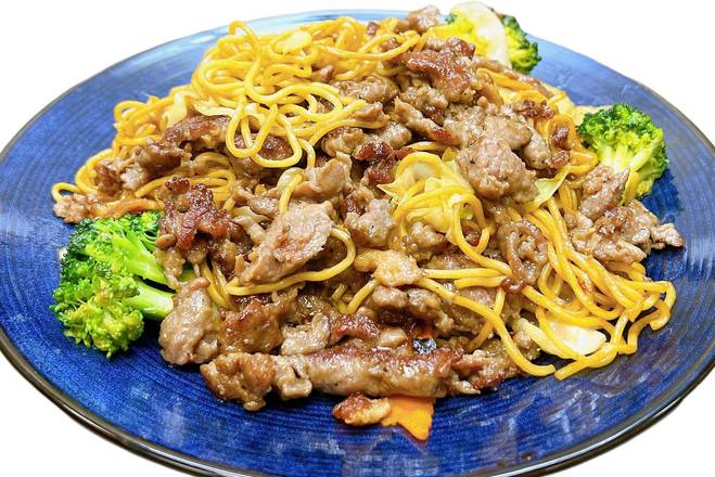 Order Beef Chow Mein food online from Oishi Teriyaki & Sushi store, Paramount on bringmethat.com