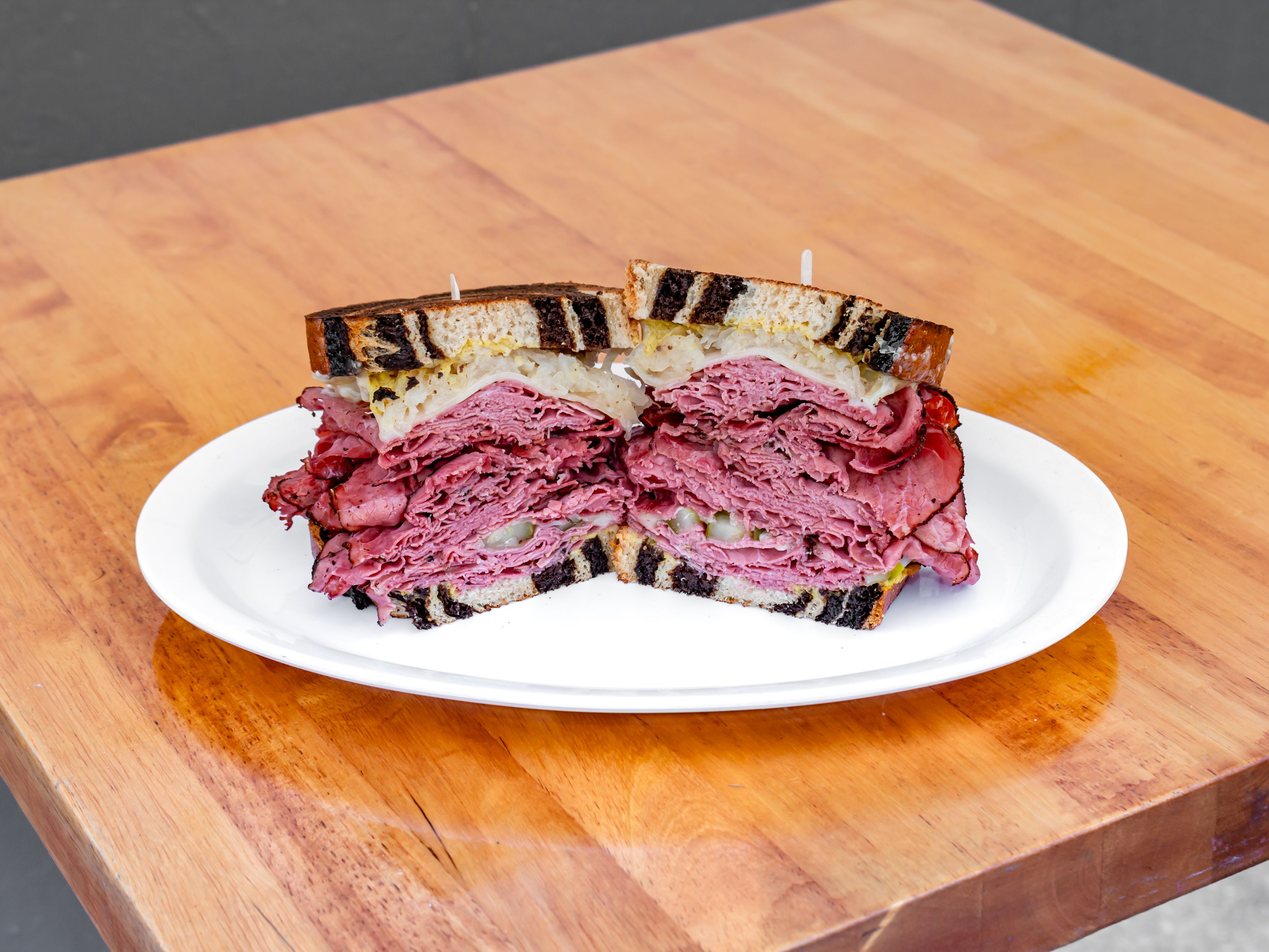 Order Classic Pastrami on Marble Rye  food online from Ventura Sandwich Company store, Ventura on bringmethat.com