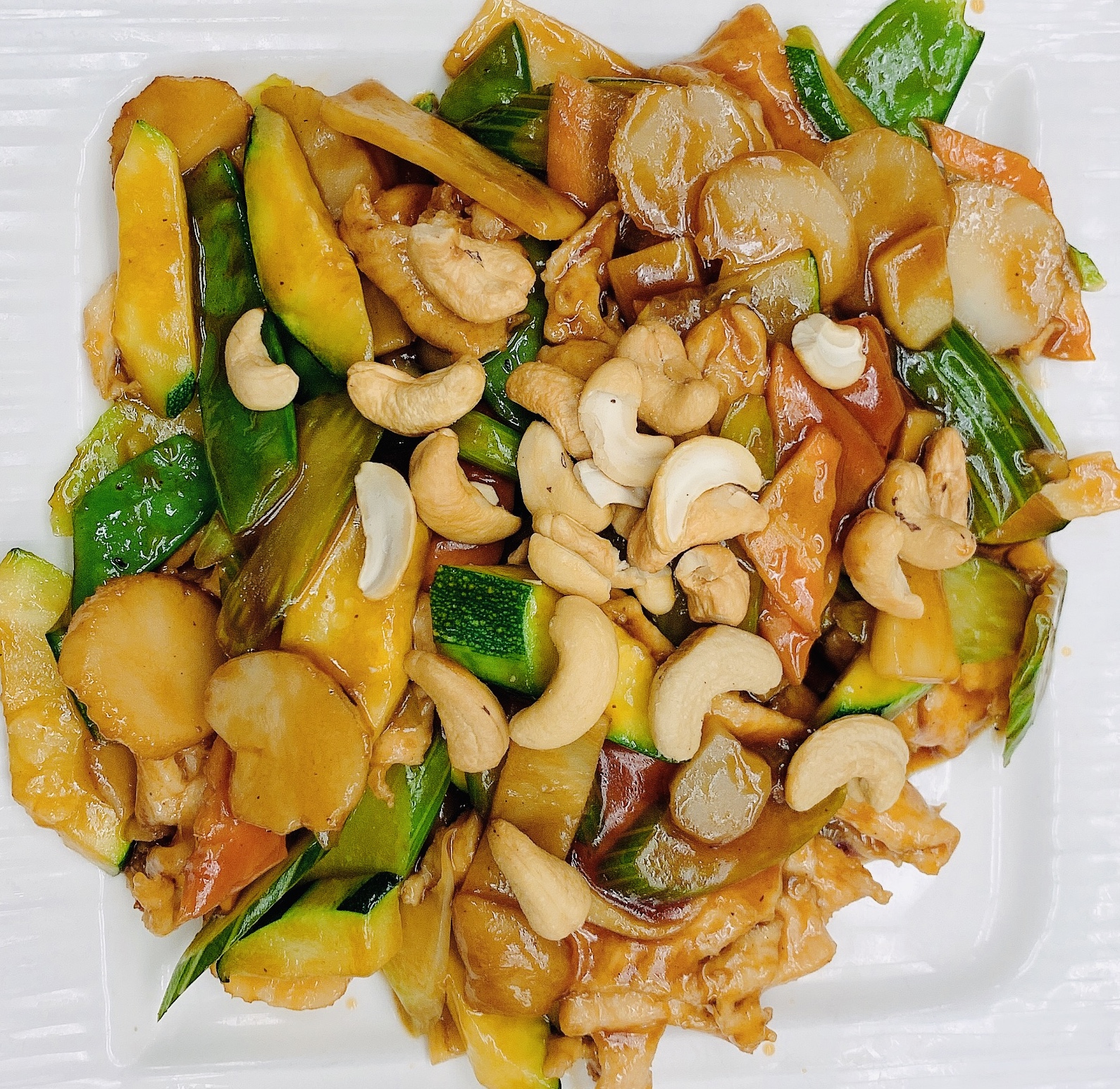 Order CH8. Cashew Chicken Dinner food online from Pho Saigon store, Youngstown on bringmethat.com