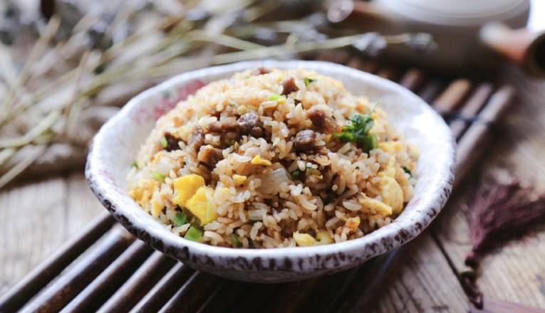 Order Fried Rice with Beef 牛肉粒炒饭 food online from Noodleman store, Las Vegas on bringmethat.com