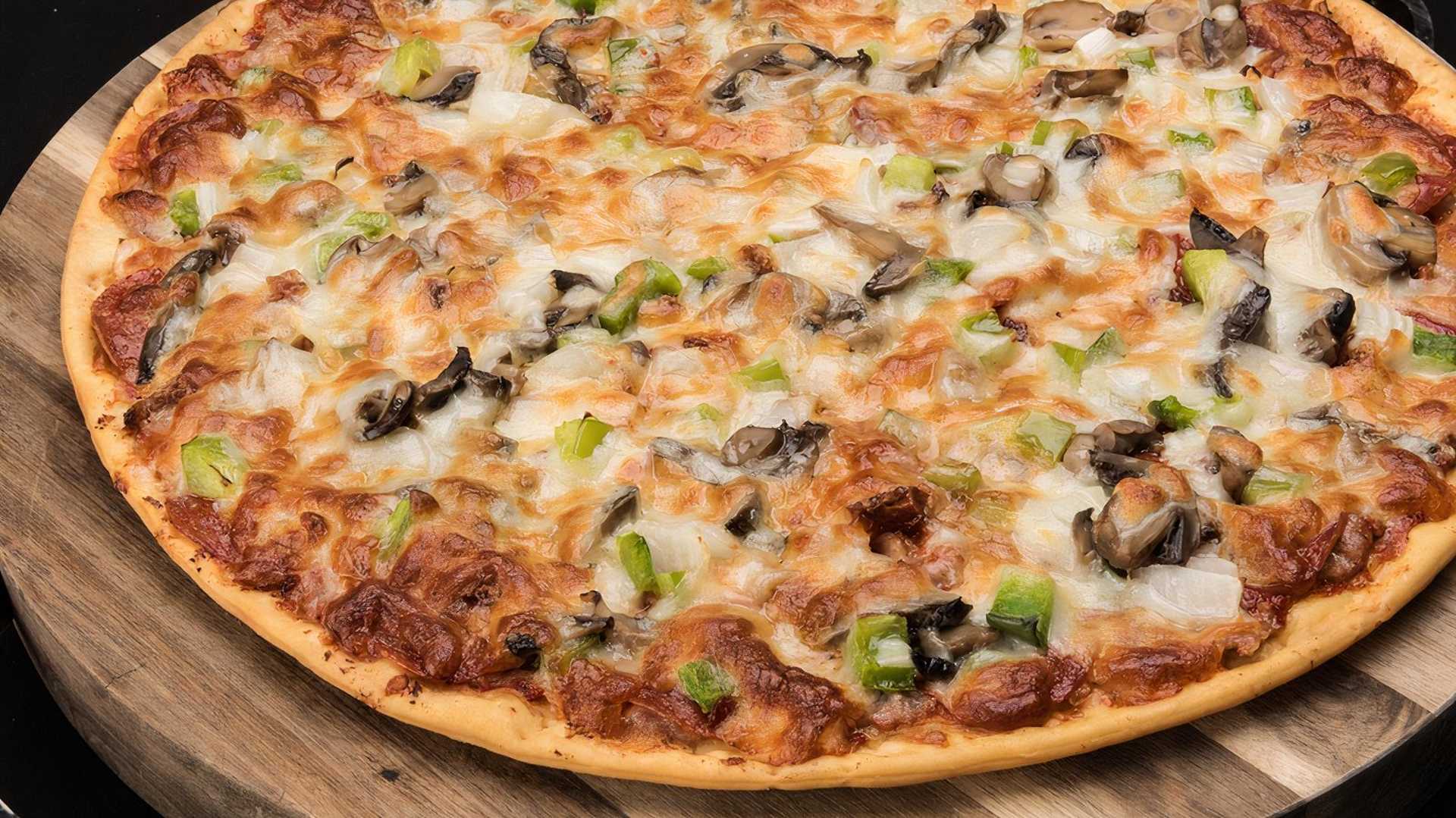 Order 3-4 Toppings Pizza Thin Crust food online from Peoria Lagondola Leonardo store, Peoria on bringmethat.com