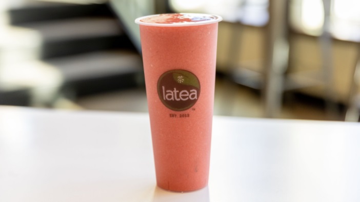 Order *Strawberry Smoothie food online from Latea Bubble Tea Lounge store, Indianapolis on bringmethat.com