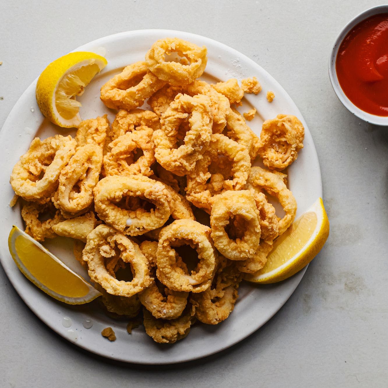Order Fried Calamari - Appetizer food online from Mannino's Pizzeria & Italian Eatery store, Pottstown on bringmethat.com