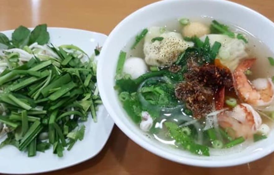 Order 46. Hu Tieu Do Bien food online from Love Pho & Pl Cafe store, Easton on bringmethat.com