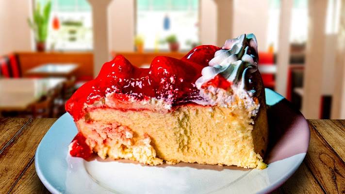 Order Strawberry Cheesecake food online from Chilango Express store, West Allis on bringmethat.com