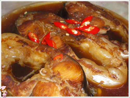 Order Catfish Slow Cooked in Clay Pot food online from Pho Cali store, Rocklin on bringmethat.com