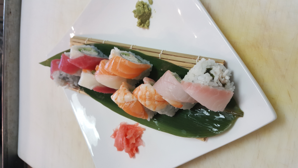Order Rainbow Roll food online from Naomi Sushi Express store, Barrington on bringmethat.com