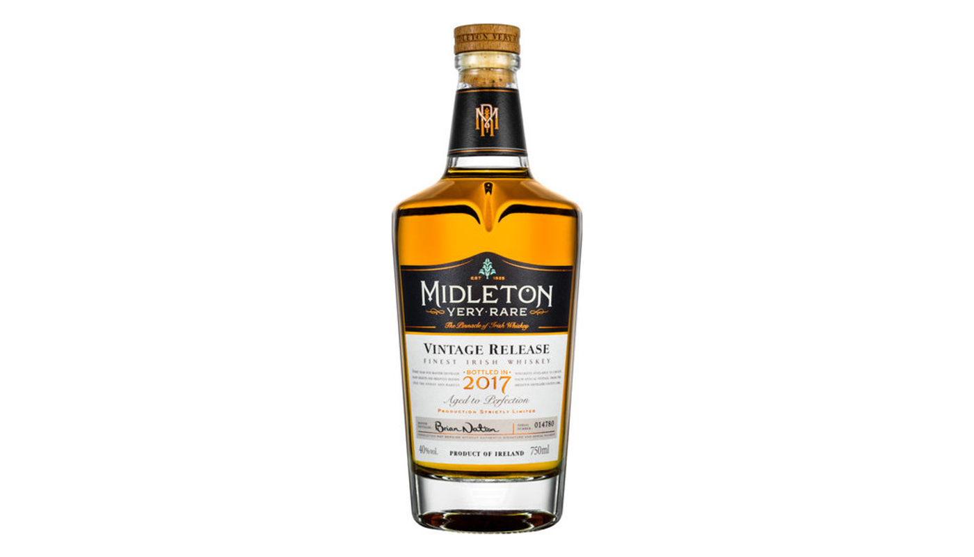 Order Middleton Very Rare Irish Whiskey 750mL food online from Orcutt Liquor & Deli store, Orcutt on bringmethat.com