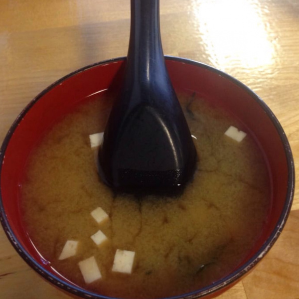 Order Miso Soup with Tofu and Seaweed food online from Jasmine Hana Sushi & Thai store, San Pedro on bringmethat.com