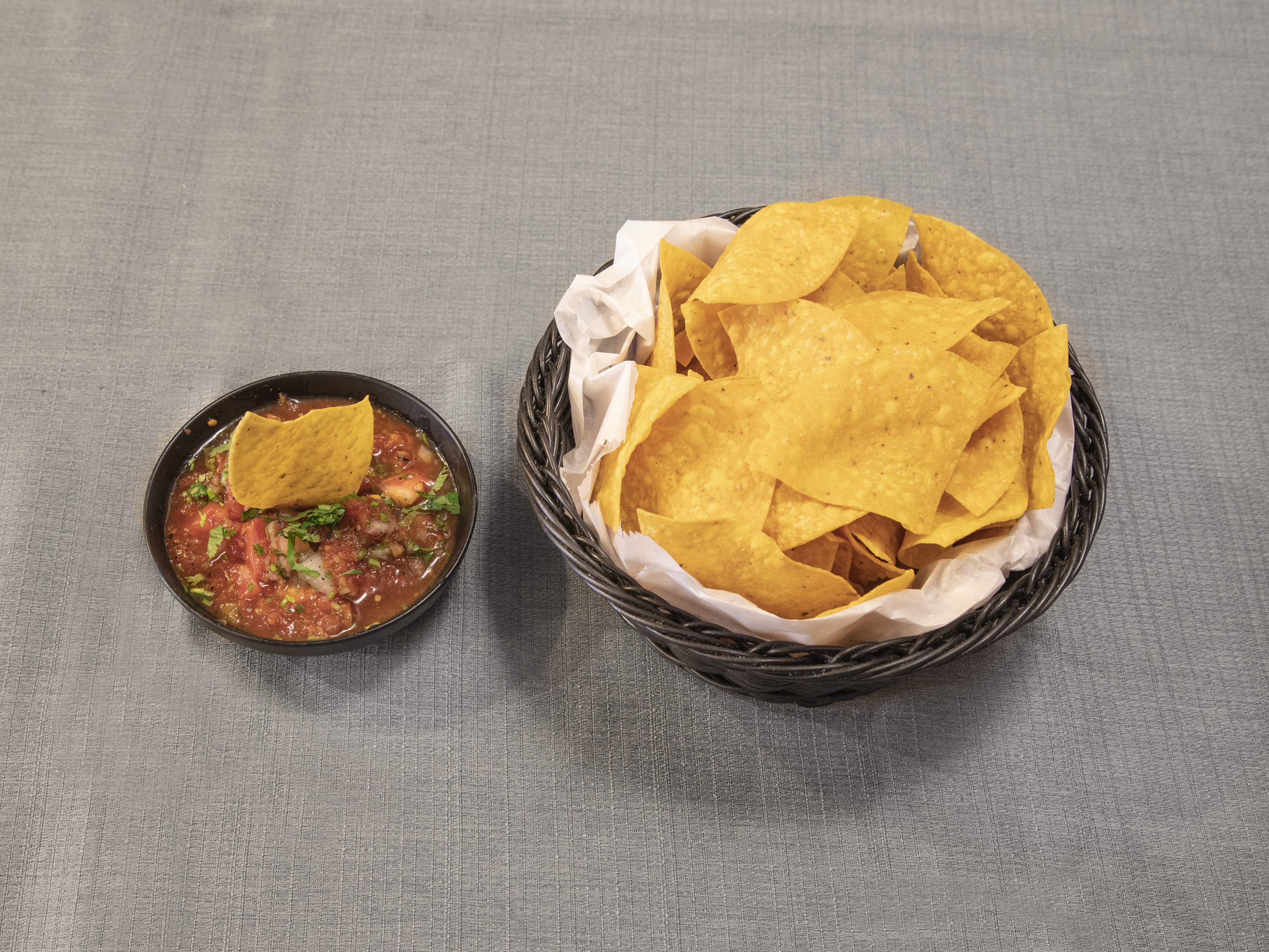Order Salsa and Chips food online from Taqueria Santa Fe store, Brooklyn on bringmethat.com