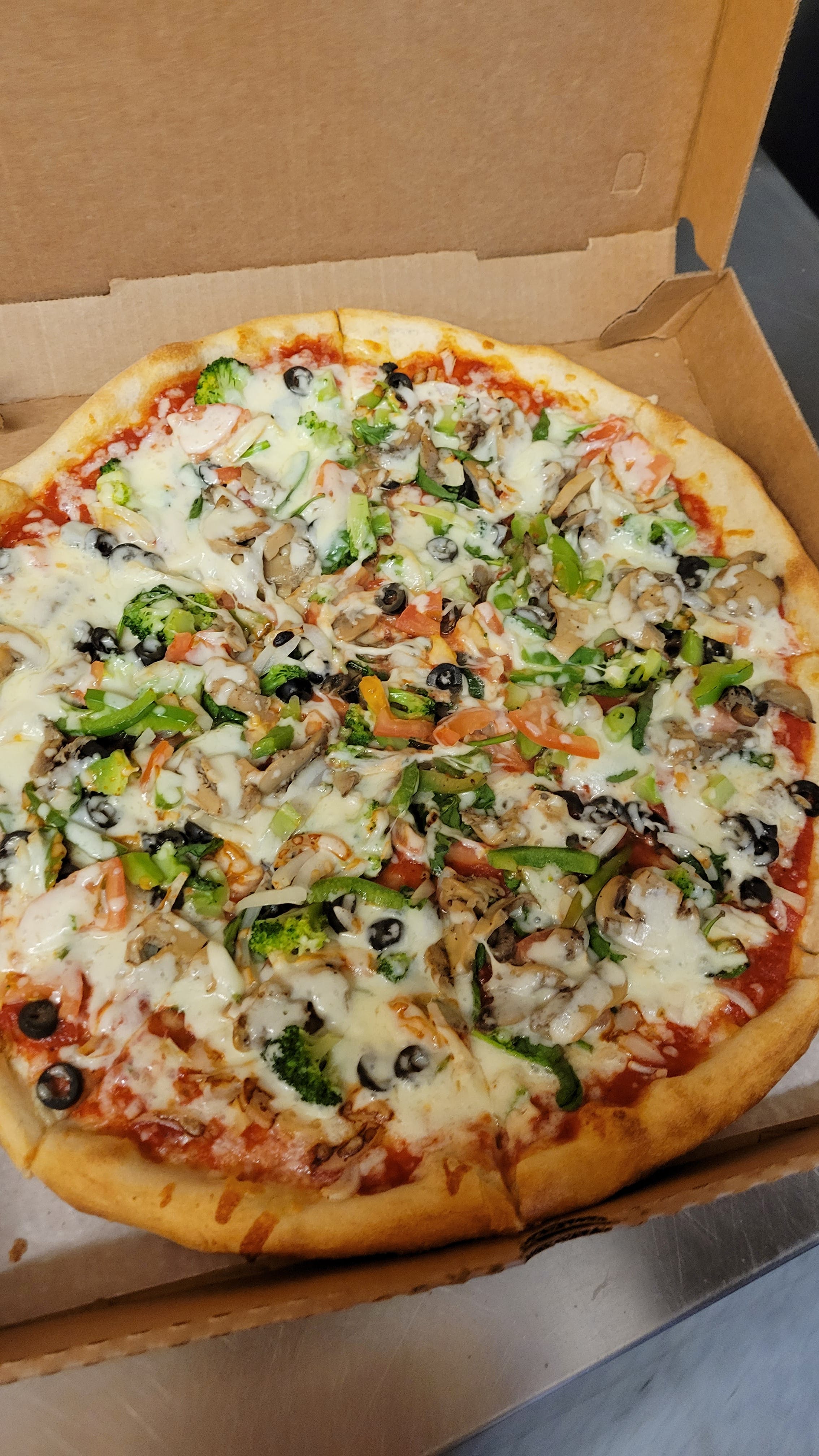 Order Veggie Pizza - Medium food online from Siro's Italian Restaurant store, Palmerton on bringmethat.com
