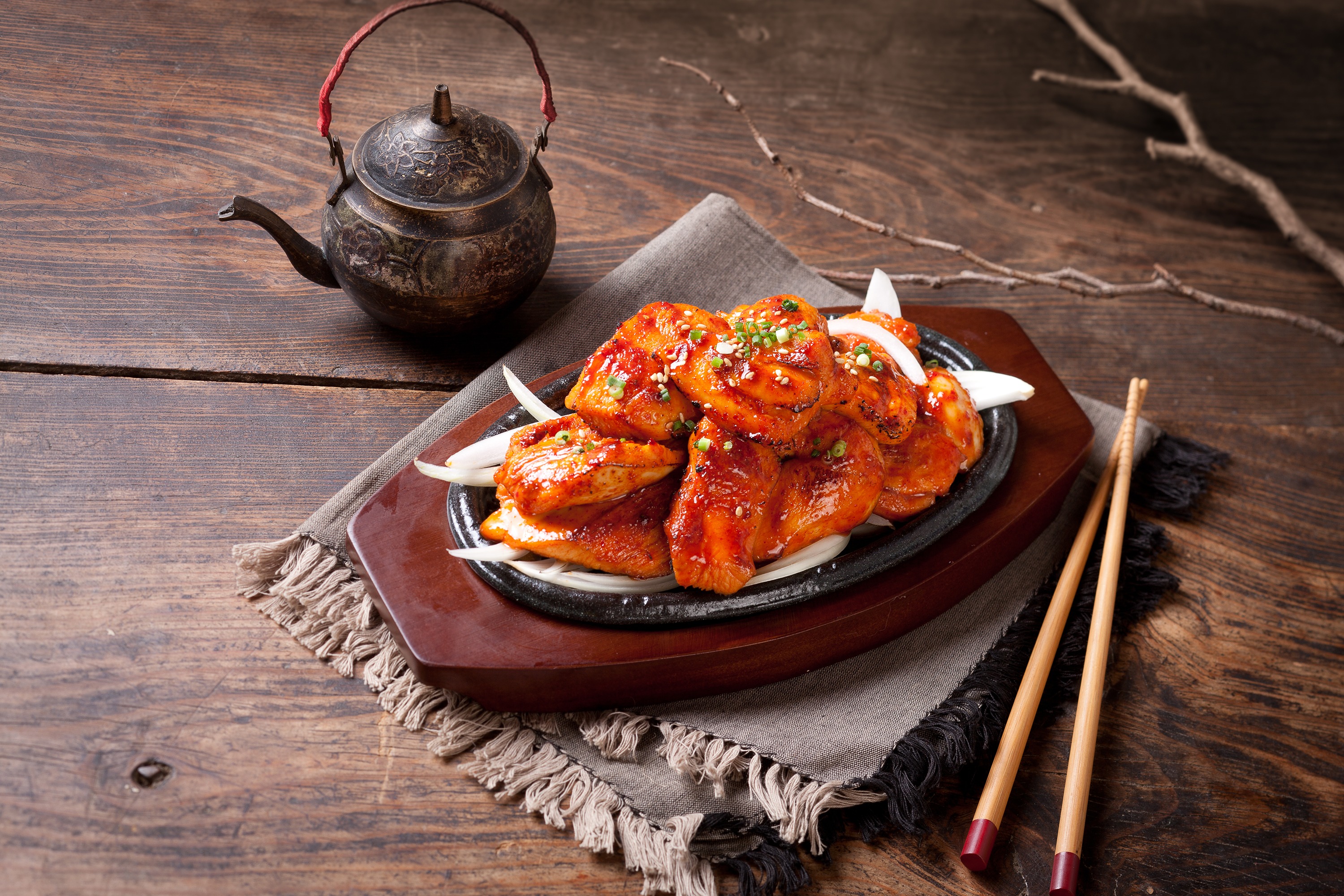 Order E6. Spicy BBQ Chicken food online from Ocha Classic store, Los Angeles on bringmethat.com