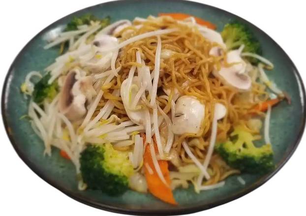Order Vegetable Chow Mein food online from Oishi Teriyaki & Sushi store, Paramount on bringmethat.com