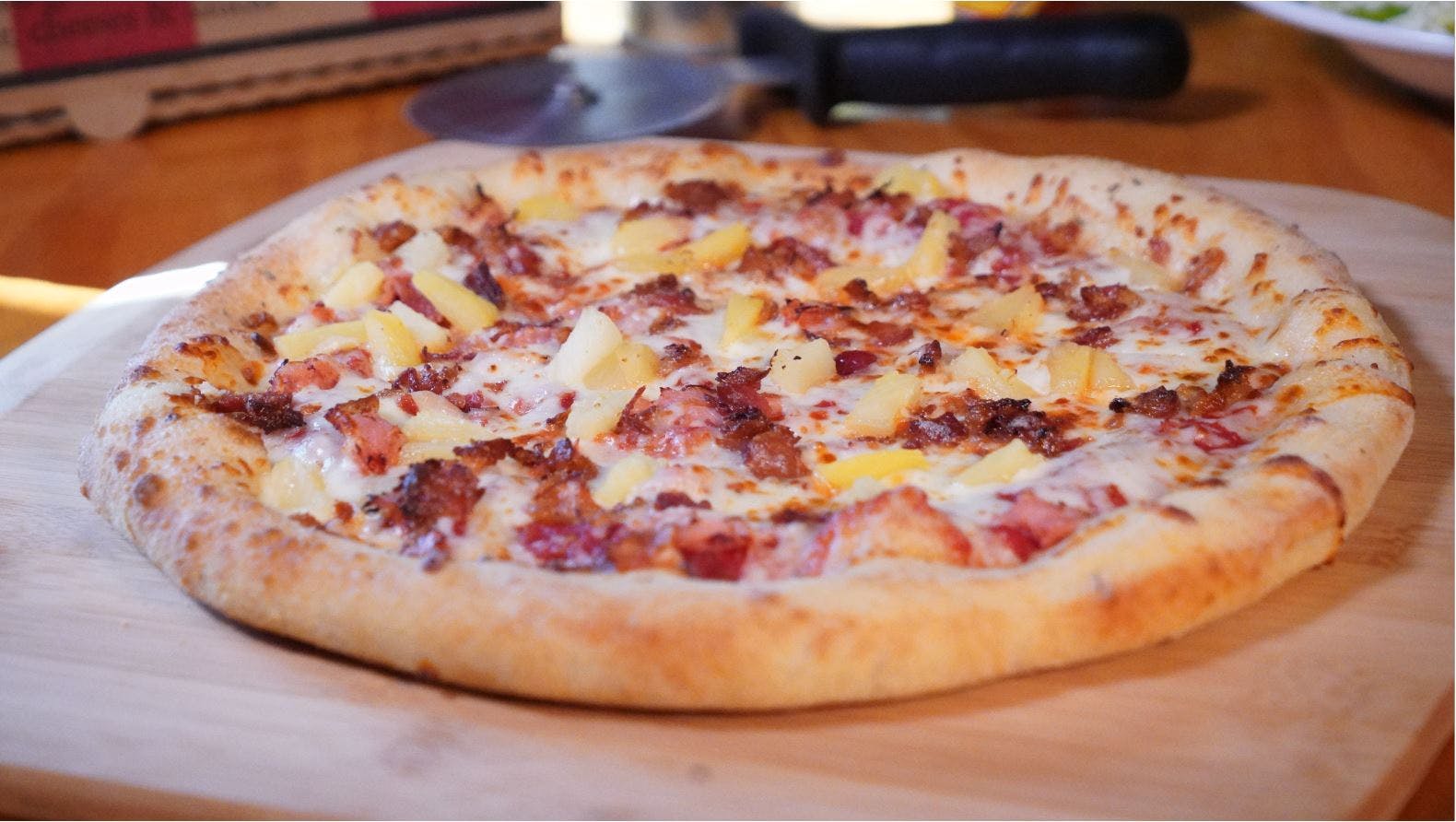 Order Hawaiian Special Pizza - Small 9'' (6 Slices) food online from Greek's Pizzeria & Tapp Room store, Franklin on bringmethat.com