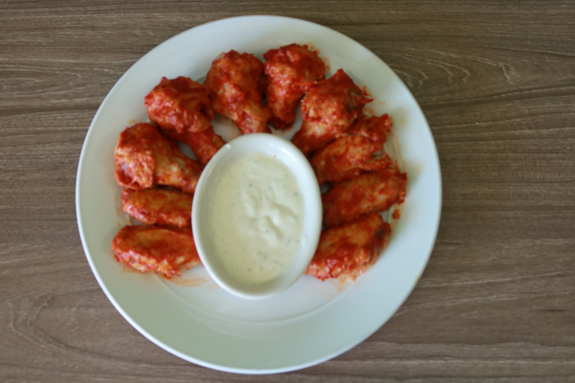 Order 10 Buffalo Wings food online from Super Pizza Veloz store, Bell Gardens on bringmethat.com
