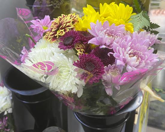 Order Mix Bouquet  food online from Ctown Supermarkets store, Uniondale on bringmethat.com