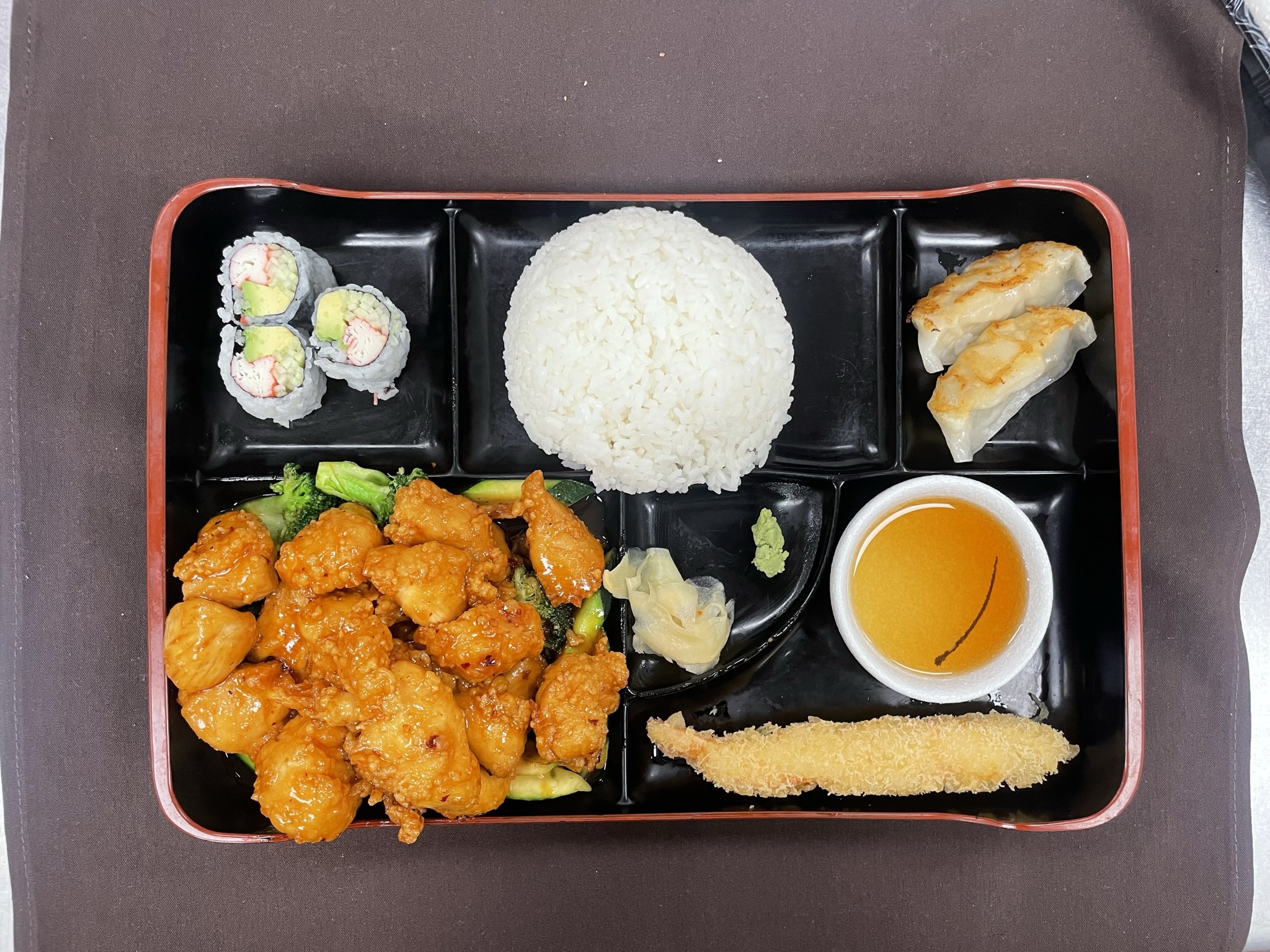 Order General Gao Chicken Bento Box food online from Izumi store, Attleboro on bringmethat.com