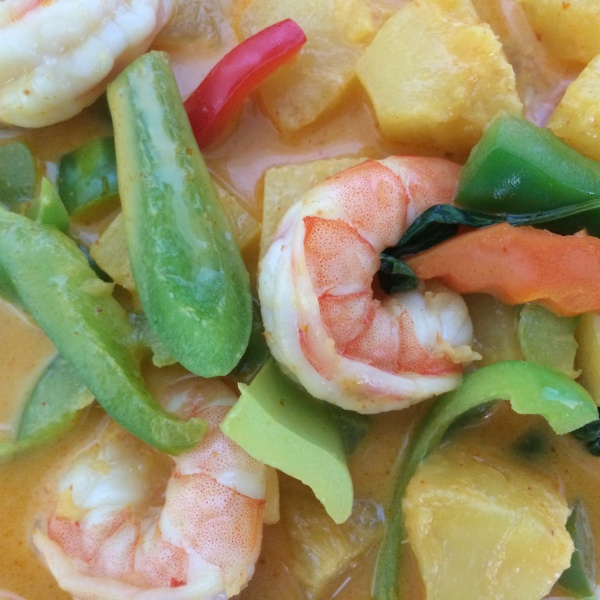 Order 51. Pineapple Shrimp Curry food online from Siam Bay Thai Cuisine store, El Segundo on bringmethat.com