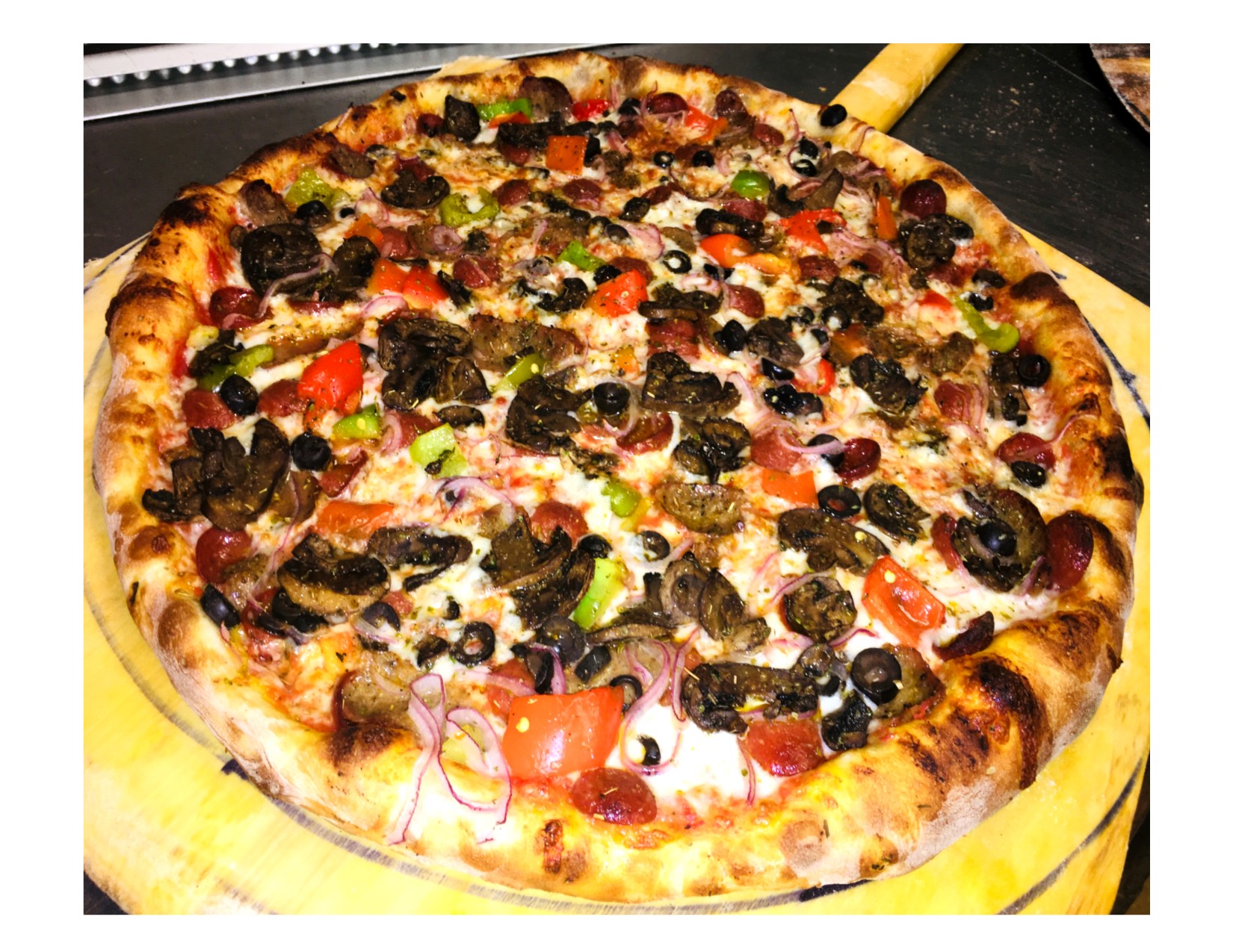 Order Capos Supreme Pizza food online from Capos Pizza store, San Antonio on bringmethat.com