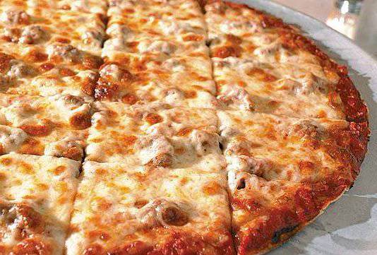 Order 10" Individual Thin Crust Cheese Pizza food online from Chuck's Pizza store, Chicago on bringmethat.com