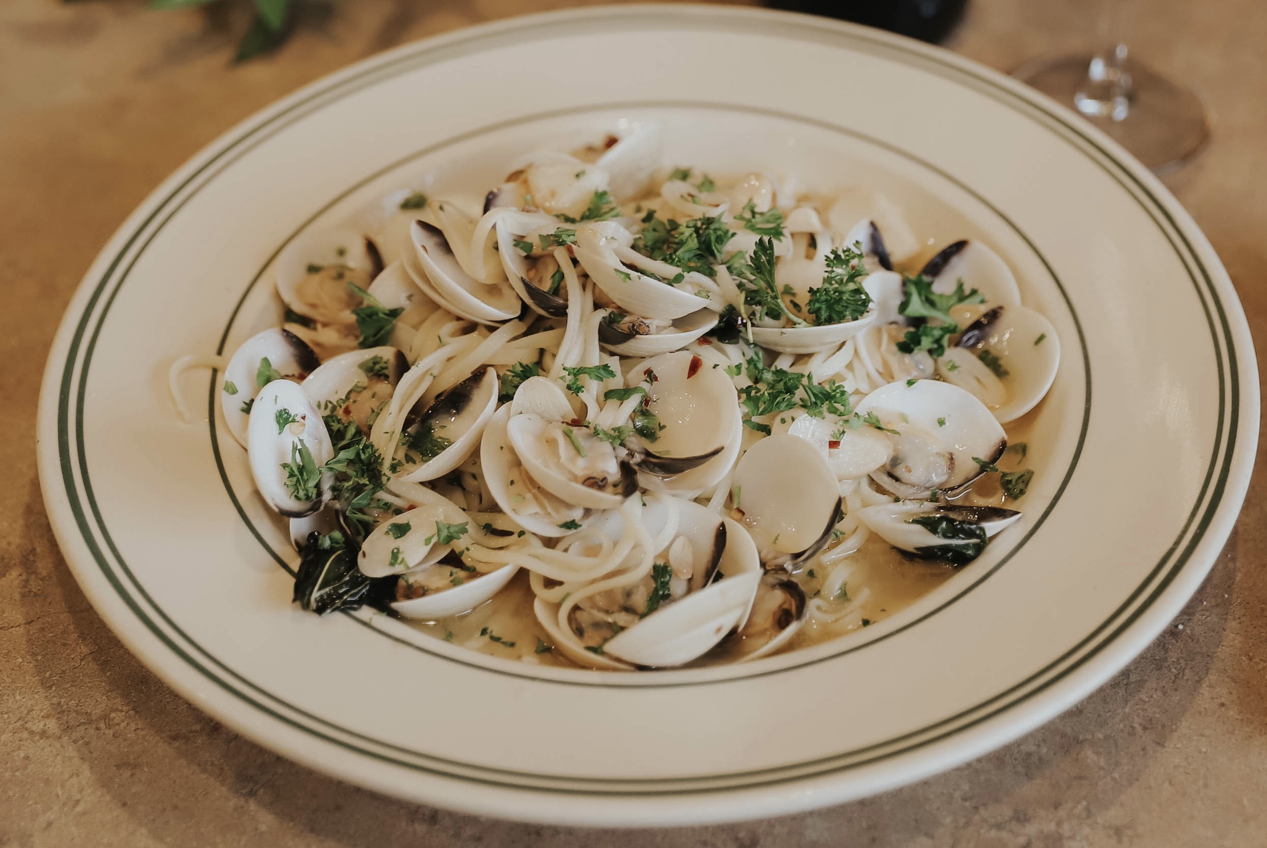 Order Linguine with white clam Sauce  food online from Pasquale store, New Market on bringmethat.com
