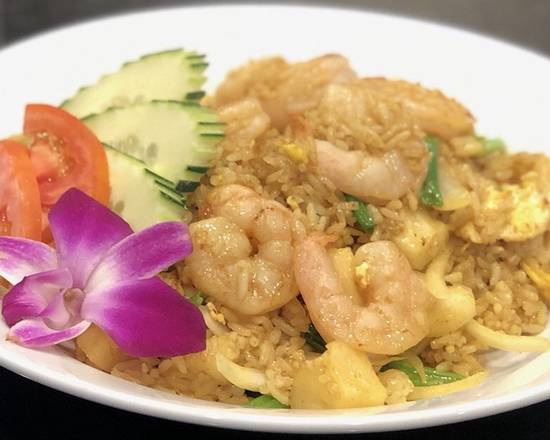 Order Pineapple Curry Fried Rice food online from Thai.Pho store, Forney on bringmethat.com