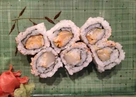 Order Spicy Crunchy Scallop Roll (6pcs) food online from Rainbow Sushi store, Germantown on bringmethat.com
