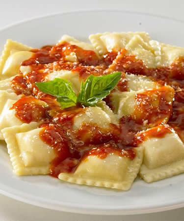 Order 8 Piece Ravioli food online from Giant Manhattan Pizza store, Grover Beach on bringmethat.com
