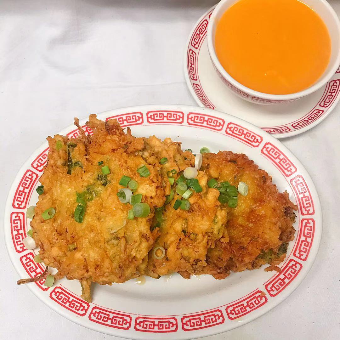 Order Chicken Egg Foo Young Dinner food online from Yin Yue Restaurant store, Columbus on bringmethat.com