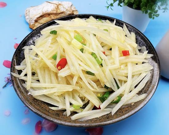 Order 酸辣土豆丝 Shredded Potato w/ Hot Sour Sauce️️ food online from Fashion Wok store, Sunnyvale on bringmethat.com