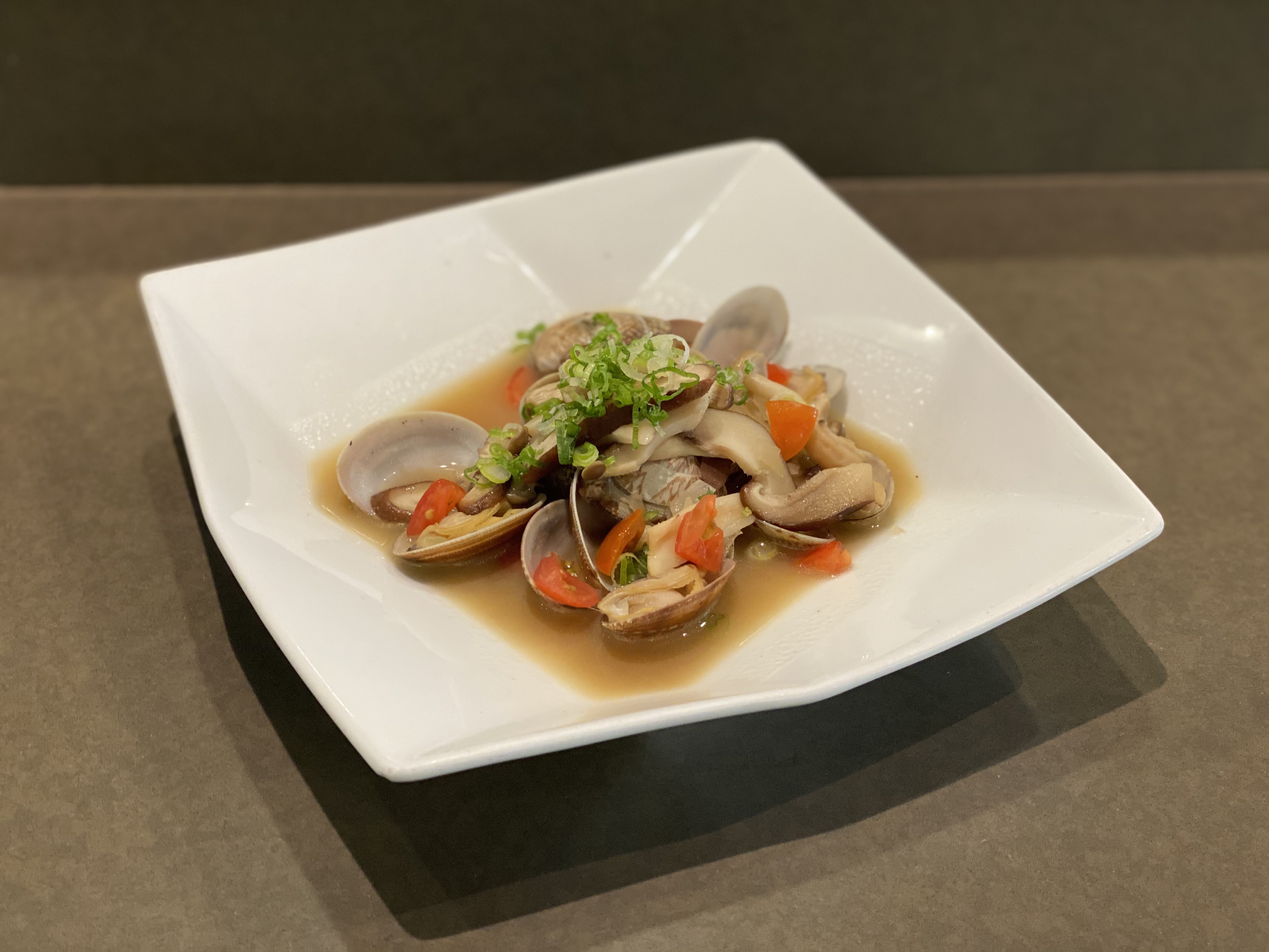 Order Steamed Clams food online from Kanpai Japanese Sushi Bar and Grill store, Los Angeles on bringmethat.com