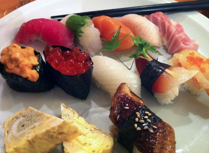 Order 1 Roll DINNER SPECIAL food online from Sushi para japanese restaurant store, New York on bringmethat.com