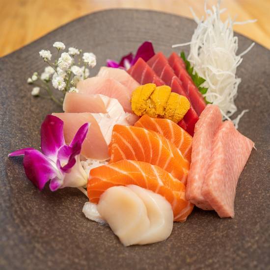 Order Deluxe Chirashi food online from MJ Sushi store, Fremont on bringmethat.com