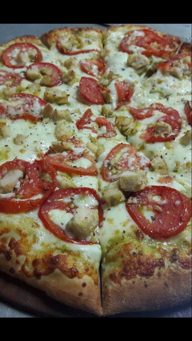 Order Garlic Chicken Pizza Small 10” food online from Papa G's Pizza, Pasta Cafe store, Wildomar on bringmethat.com