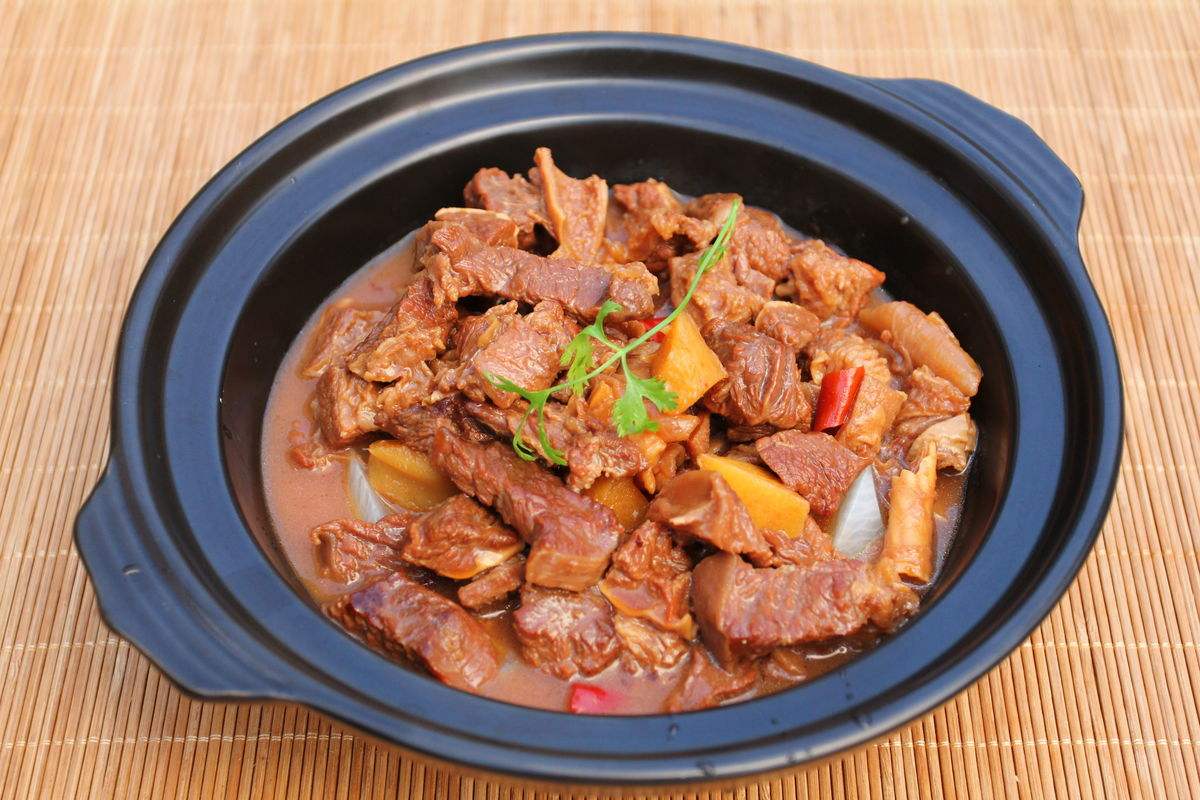 Order Stewed beef brisked in casserle牛腩煲 food online from Sushi Osaka store, Ithaca on bringmethat.com