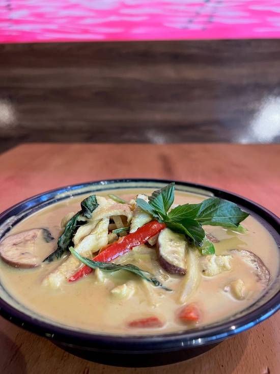 Order Green Curry food online from White Crane Creative Thai & Sushi store, Forest Park on bringmethat.com
