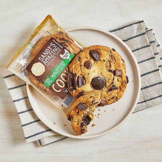 Order Chocolate Chunk Cookie food online from B.Good store, Boston on bringmethat.com