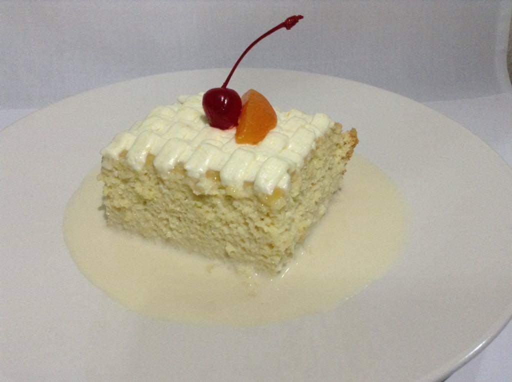 Order Tres leches food online from Chinelos II store, New York on bringmethat.com