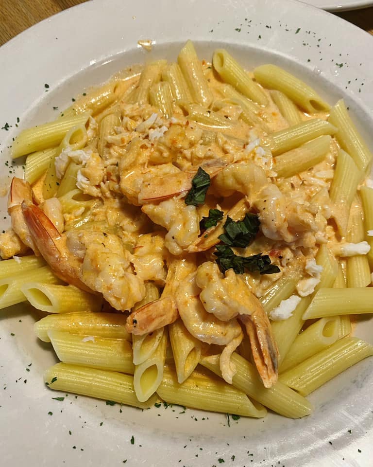 Order Crab & Shrimp - Entree food online from Benny's Italian Restaurant store, Chambersburg on bringmethat.com