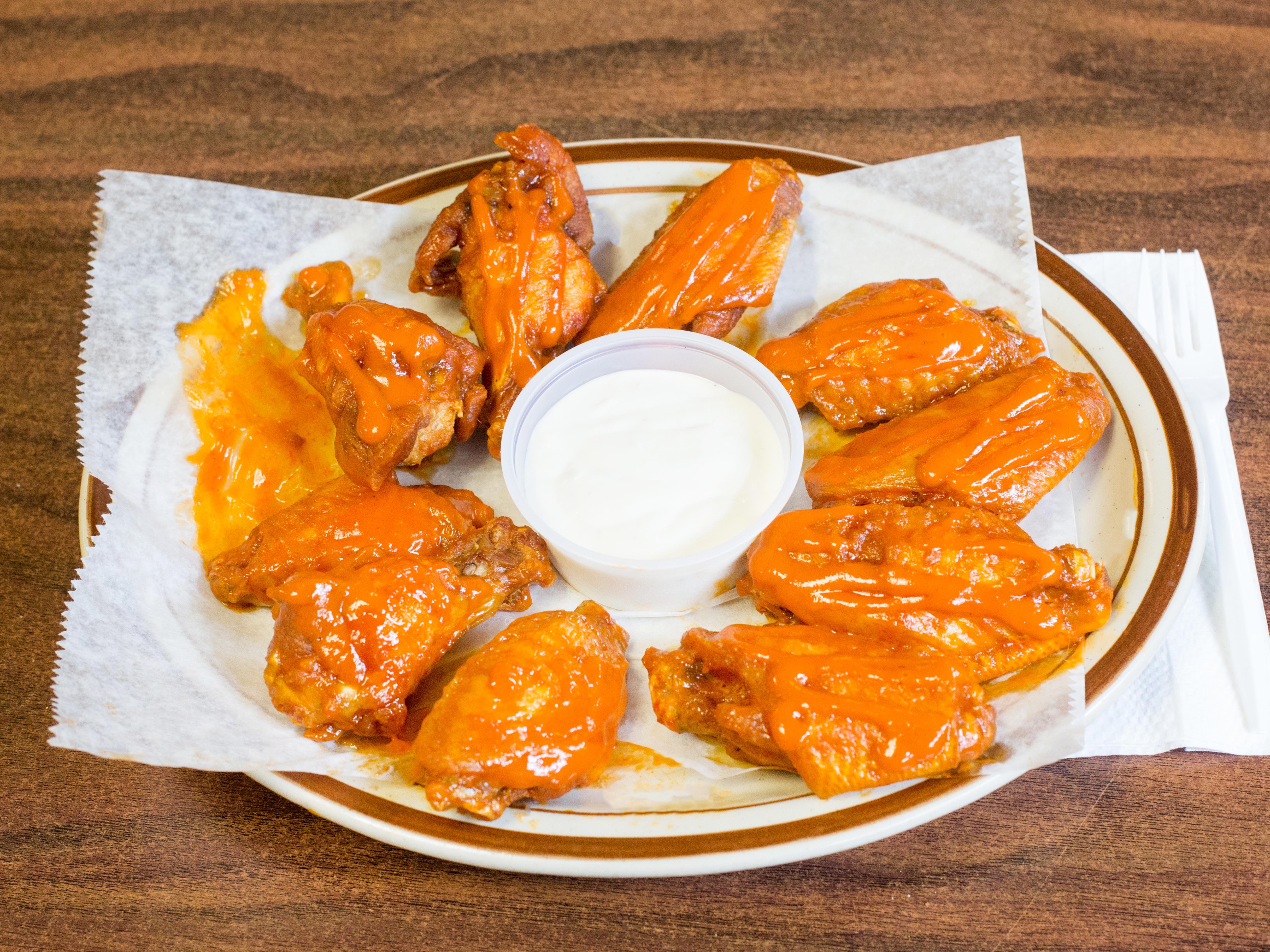 Order Jumbo Buffalo Wings food online from Big Cheese Pizza store, New Britain on bringmethat.com