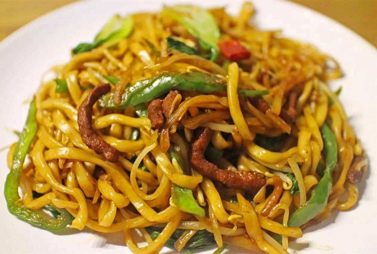 Order H3肉丝炒手工面Fried Noodles with Shredded Pork food online from Easterly-Millbrae store, Millbrae on bringmethat.com