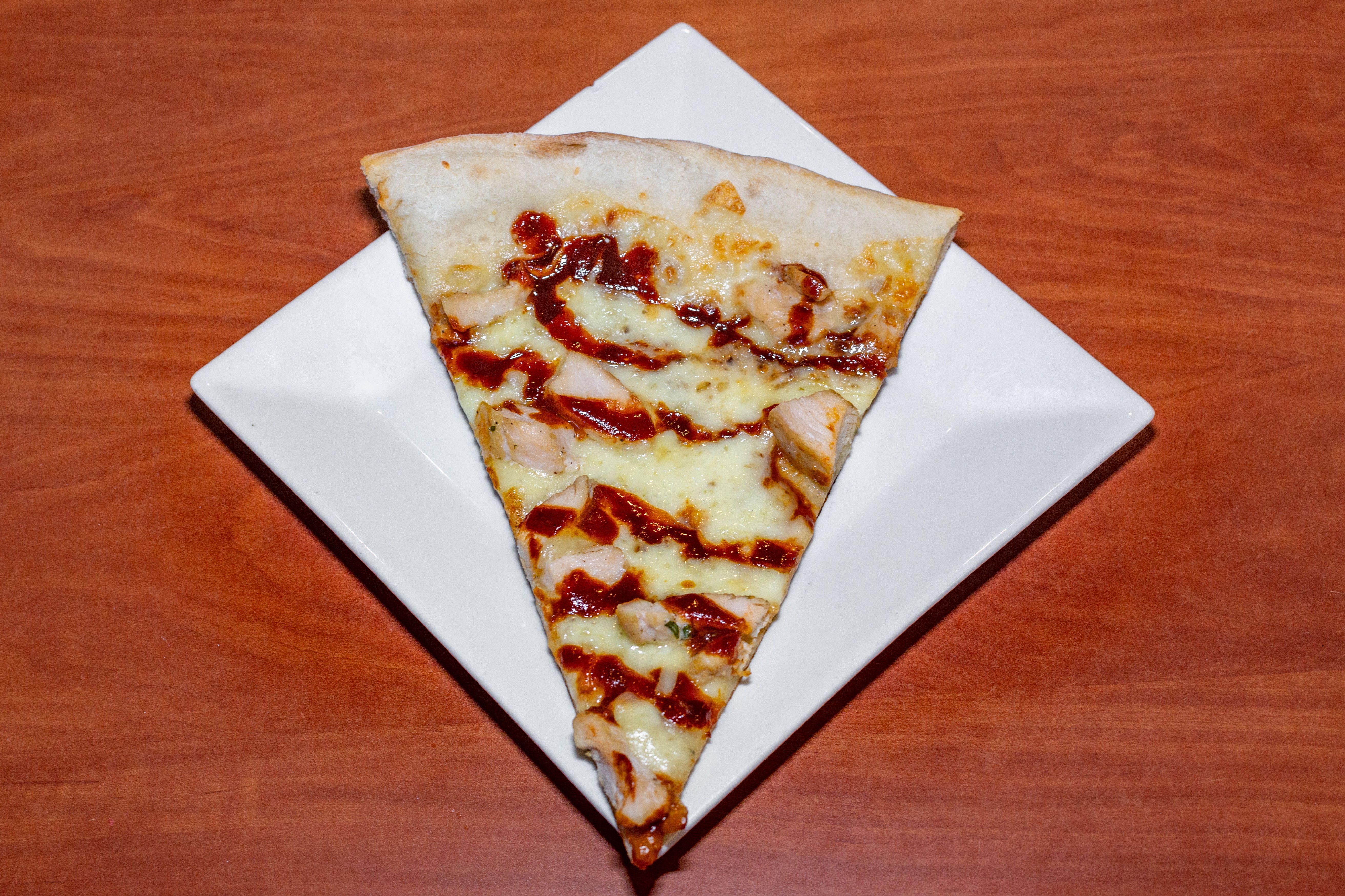Order BBQ Chicken Pizza - Large 16'' food online from Roma Pizza store, West Berlin on bringmethat.com