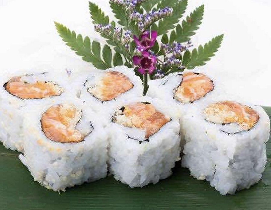 Order Spicy Salmon Roll food online from Ume store, Alpharetta on bringmethat.com