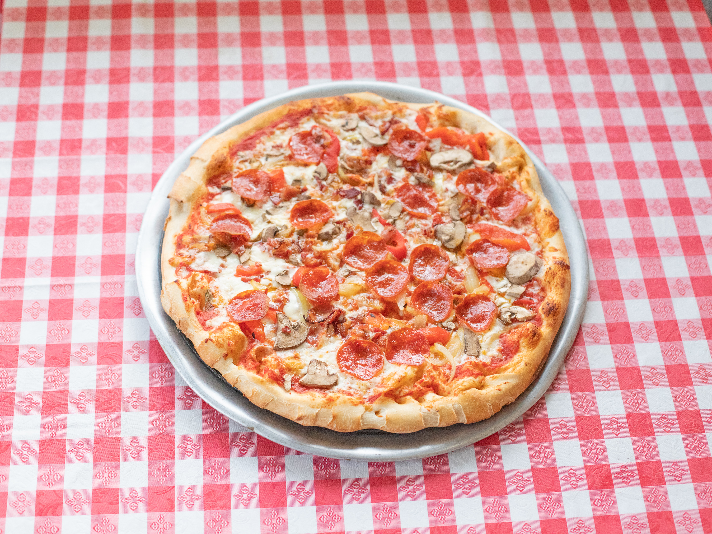 Order The Works Pizza food online from Pizza Central store, Albany on bringmethat.com