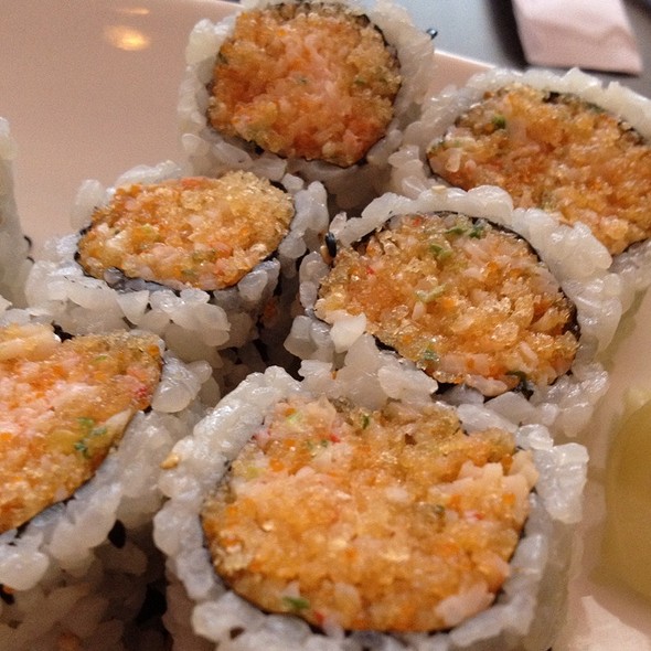Order Spicy Crunchy Shrimp Roll food online from Abi sushi store, Astoria on bringmethat.com