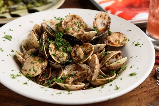 Order Clams food online from HIEUX Boil Seafood House store, New Orleans on bringmethat.com